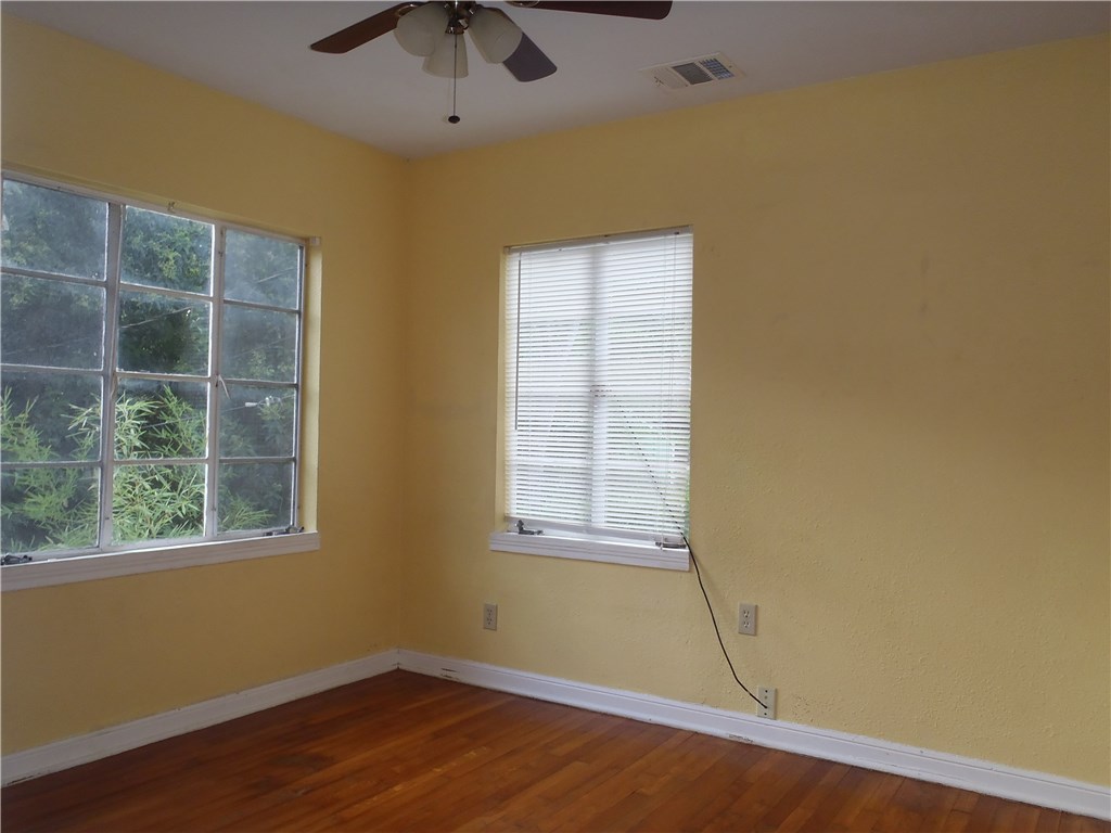 3305 Merrie Lynn Avenue Austin, TX 78722 - Photo 7 of 14