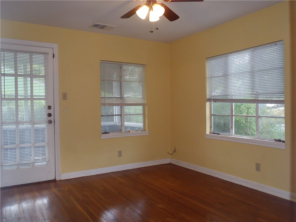 3305 Merrie Lynn Avenue Austin, TX 78722 - Photo 9 of 14