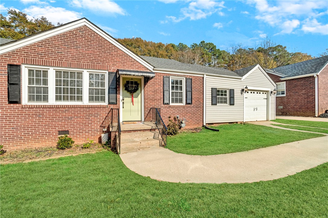 2608 Lane Avenue Anderson, SC 29621 - Photo 3 of 48