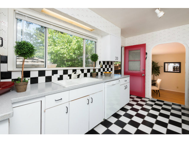 44 Devonshire Boulevard San Carlos, CA 94070 - Photo 13 of 24