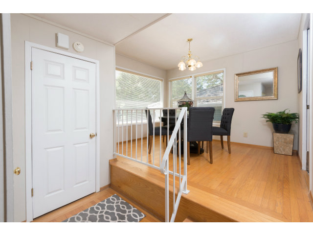 44 Devonshire Boulevard San Carlos, CA 94070 - Photo 5 of 24