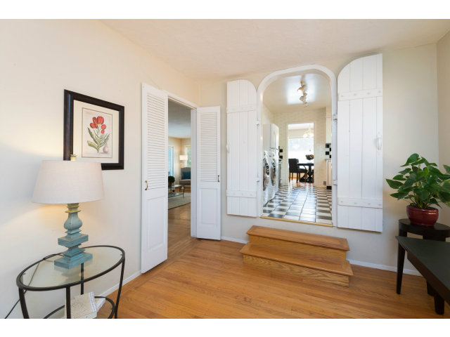 44 Devonshire Boulevard San Carlos, CA 94070 - Photo 8 of 24