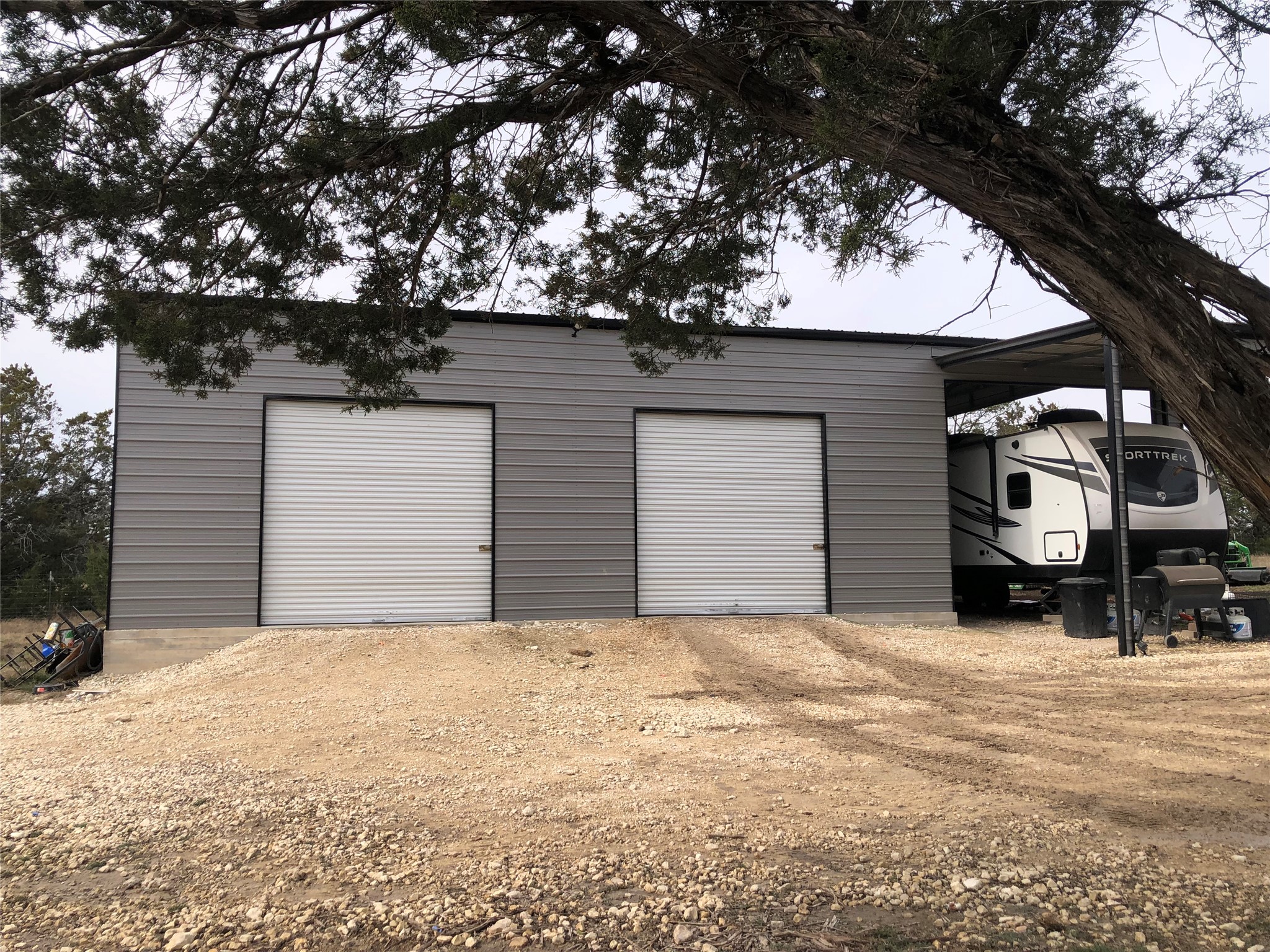 11990 Fm 580 Street East Kempner, TX 76539 - Photo 15 of 21 Garage featuring a detached garage