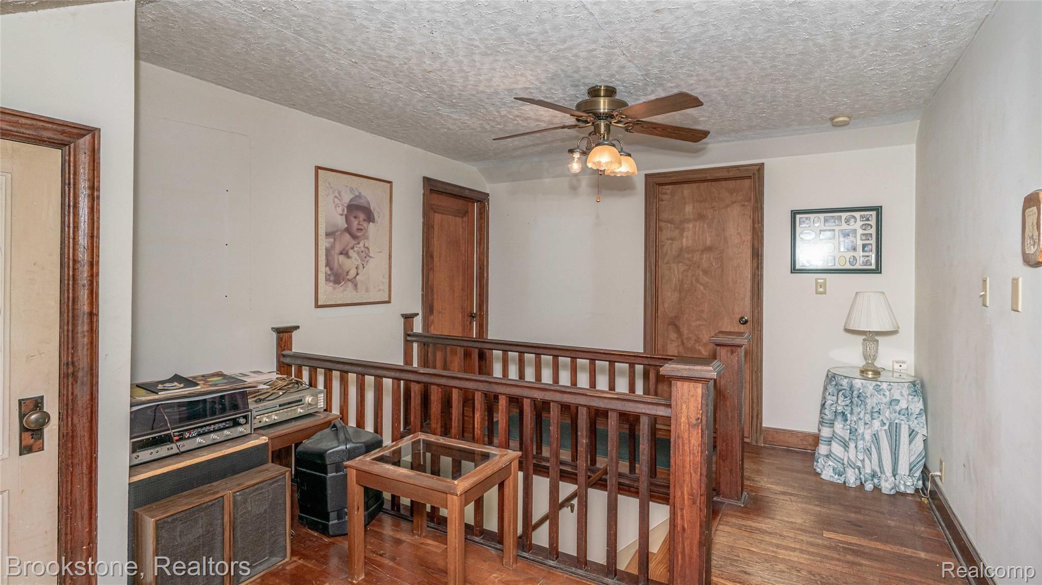 2960 Culbertson Avenue Rochester, MI 48307 - Photo 22 of 34 049_49.jpg