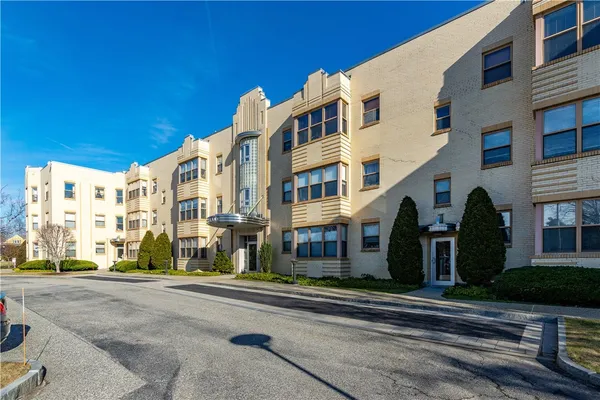 $345,000 | 1180 Narragansett Boulevard, Unit B1, Cranston, RI 02905