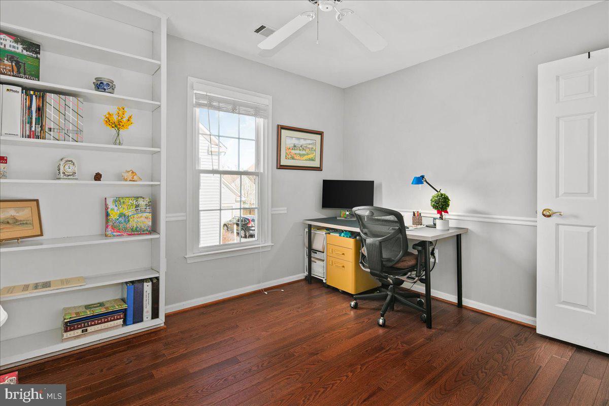 6582 Forsythia Street Springfield, VA 22150 - Photo 28 of 40