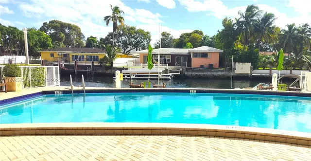 $248,500 | 2020 Northeast 135th Street, Unit 506, North Miami, FL 33181