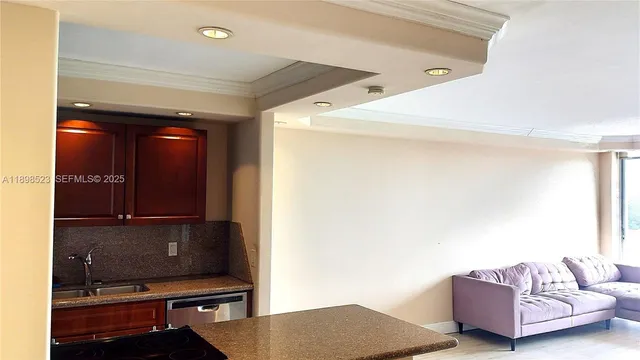 $248,500 | 2020 Northeast 135th Street, Unit 506, North Miami, FL 33181