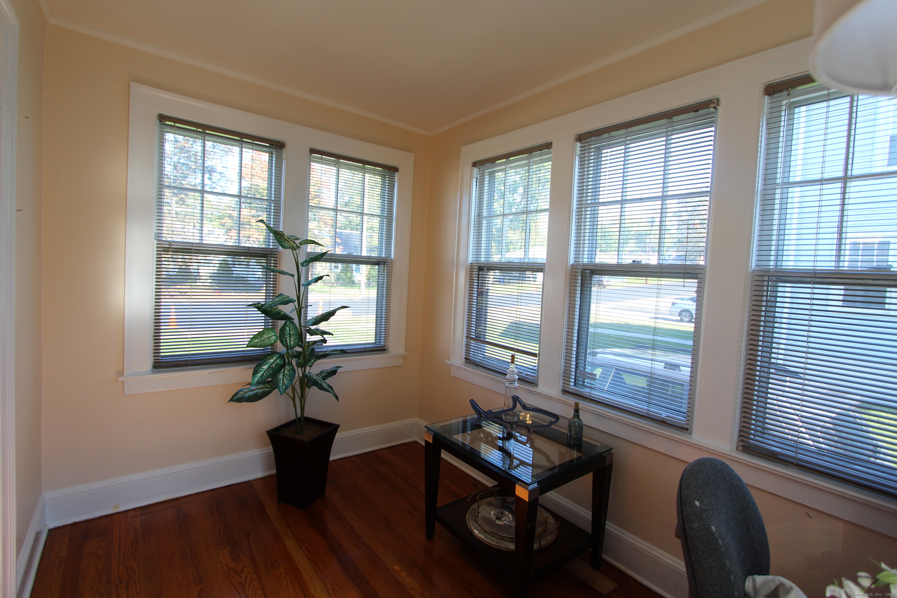 21 Dale Road Wethersfield, CT 06109 - Photo 11 of 25 a living room with furniture and a potted plant