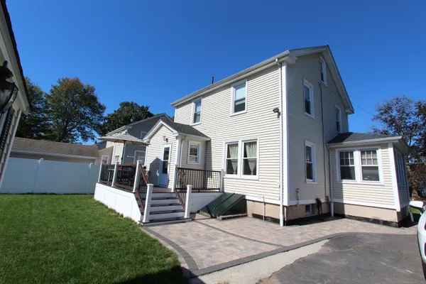 $2,950 | 21 Dale Road, Wethersfield, CT 06109