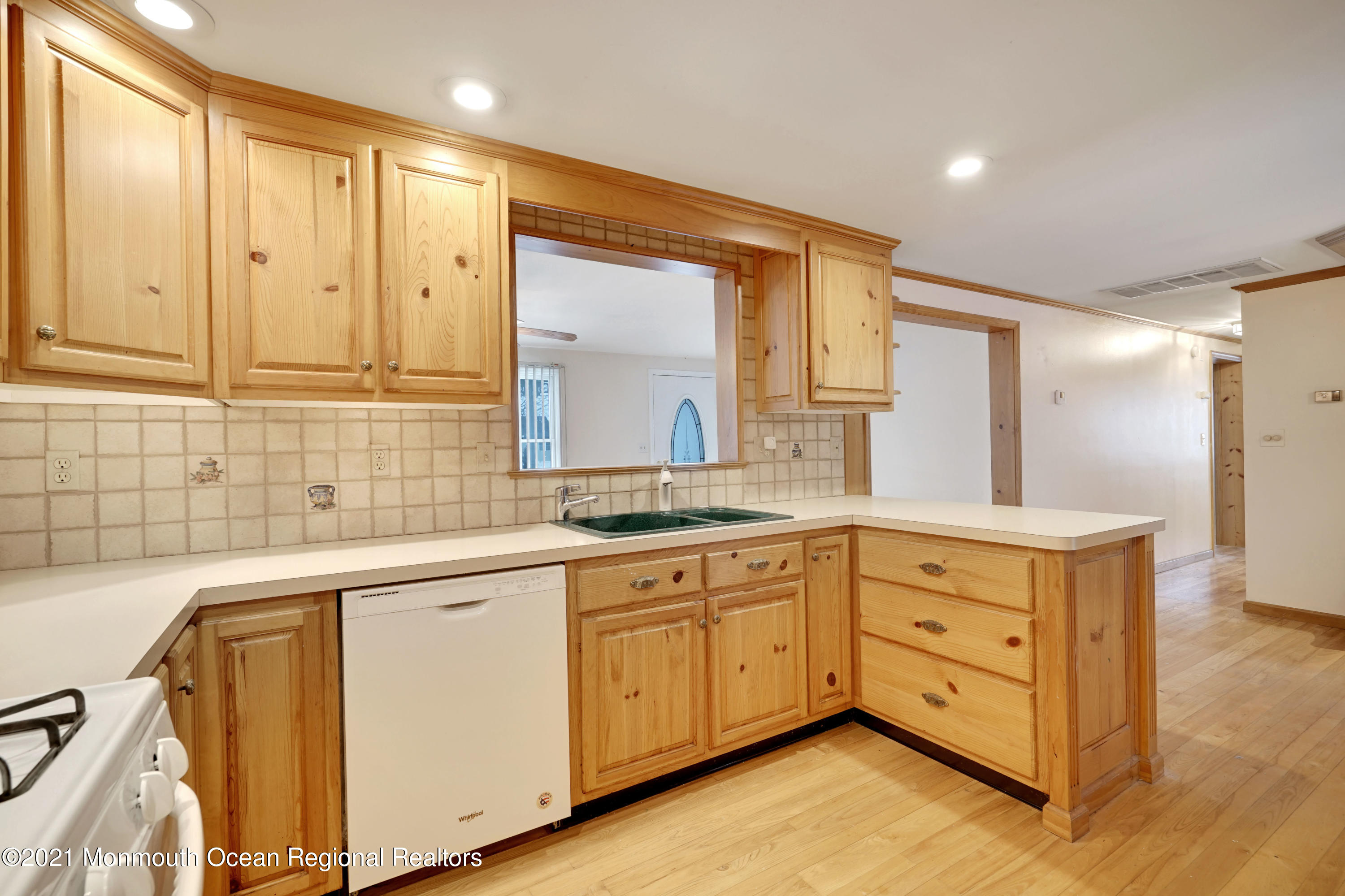 286 Privateer Road Manahawkin, NJ 08050 - Photo 15 of 51 020_dsc02480-dsc02484