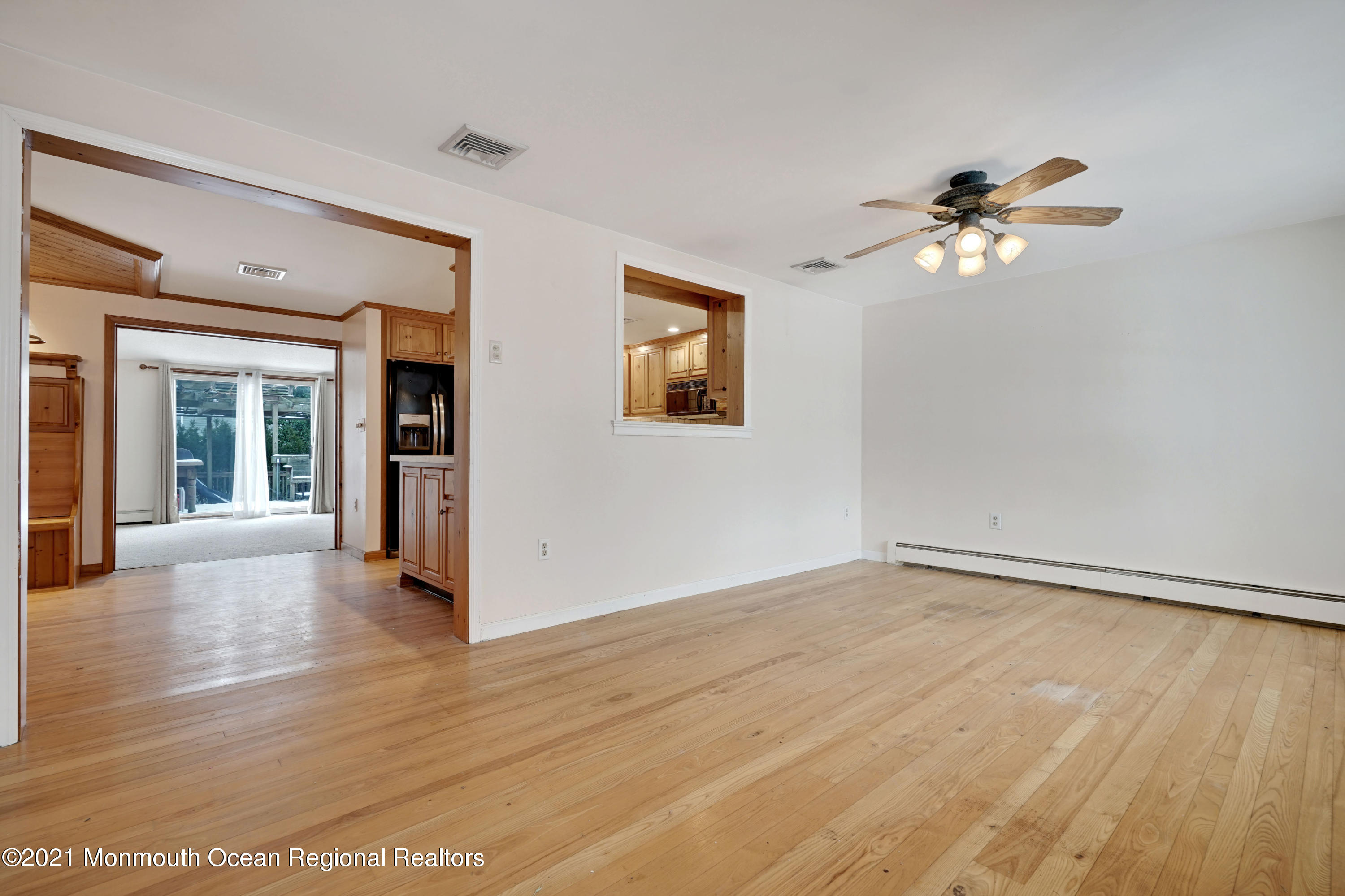 286 Privateer Road Manahawkin, NJ 08050 - Photo 7 of 51 011_dsc02420-dsc02424