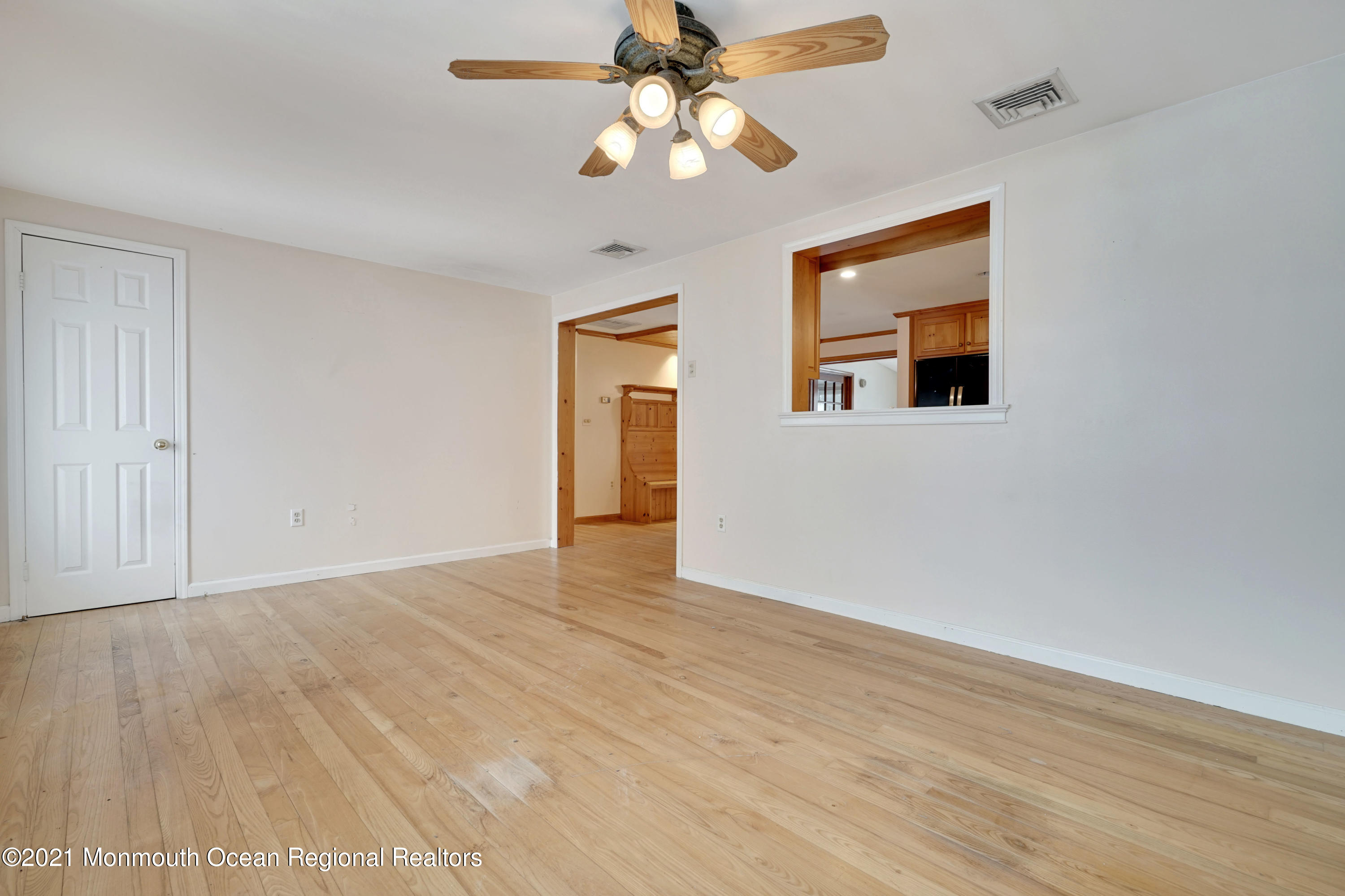 286 Privateer Road Manahawkin, NJ 08050 - Photo 10 of 51 014_dsc02435-dsc02439