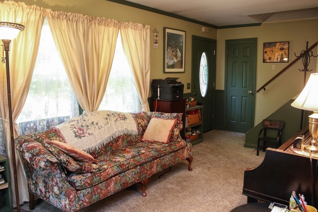 116 Bushy Lane Rutland, MA 01543 - Photo 3 of 29