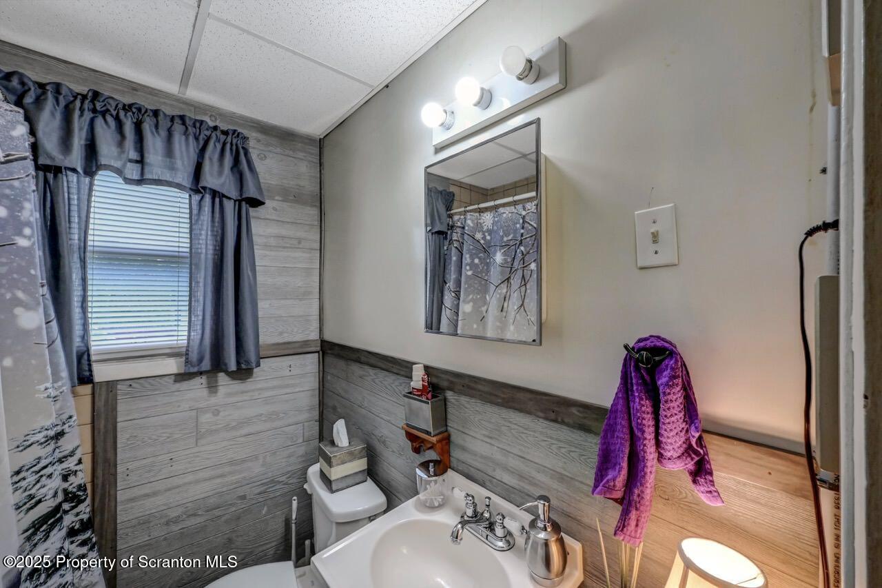 1223 Eynon Street Scranton, PA 18504 - Photo 16 of 42 a view of walk in closet