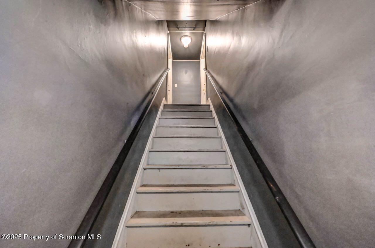 1223 Eynon Street Scranton, PA 18504 - Photo 19 of 42 a view of entryway