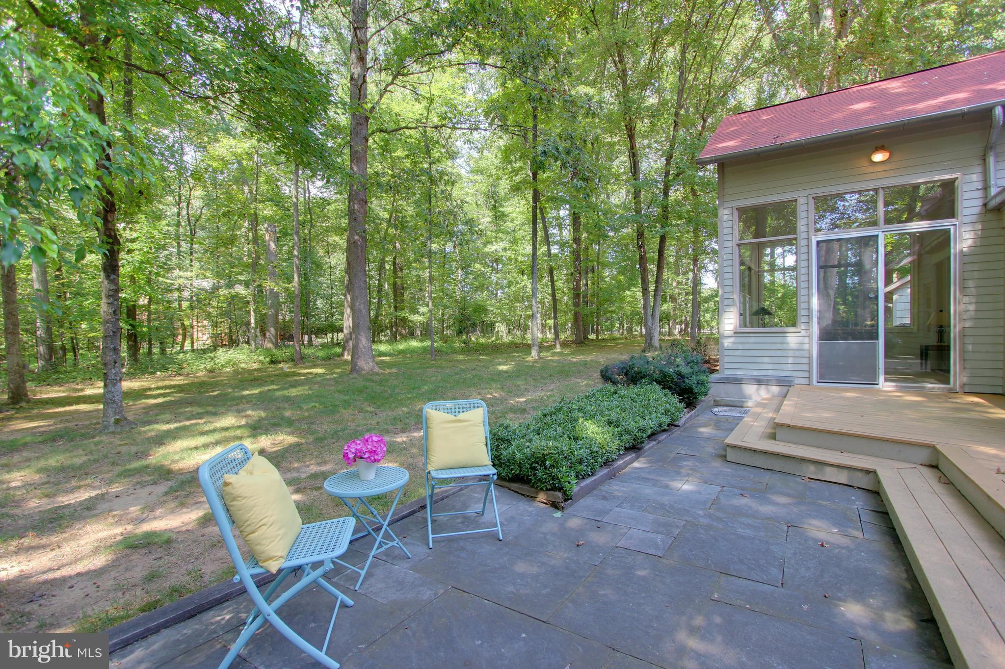 13705 Loria Court Clarksville, MD 21029 - Photo 28 of 30 a backyard of a house with table and chairs