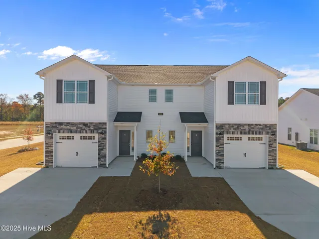 $277,400 | 4301 Laurel Rdg Drive, Unit B, Greenville, NC 27834