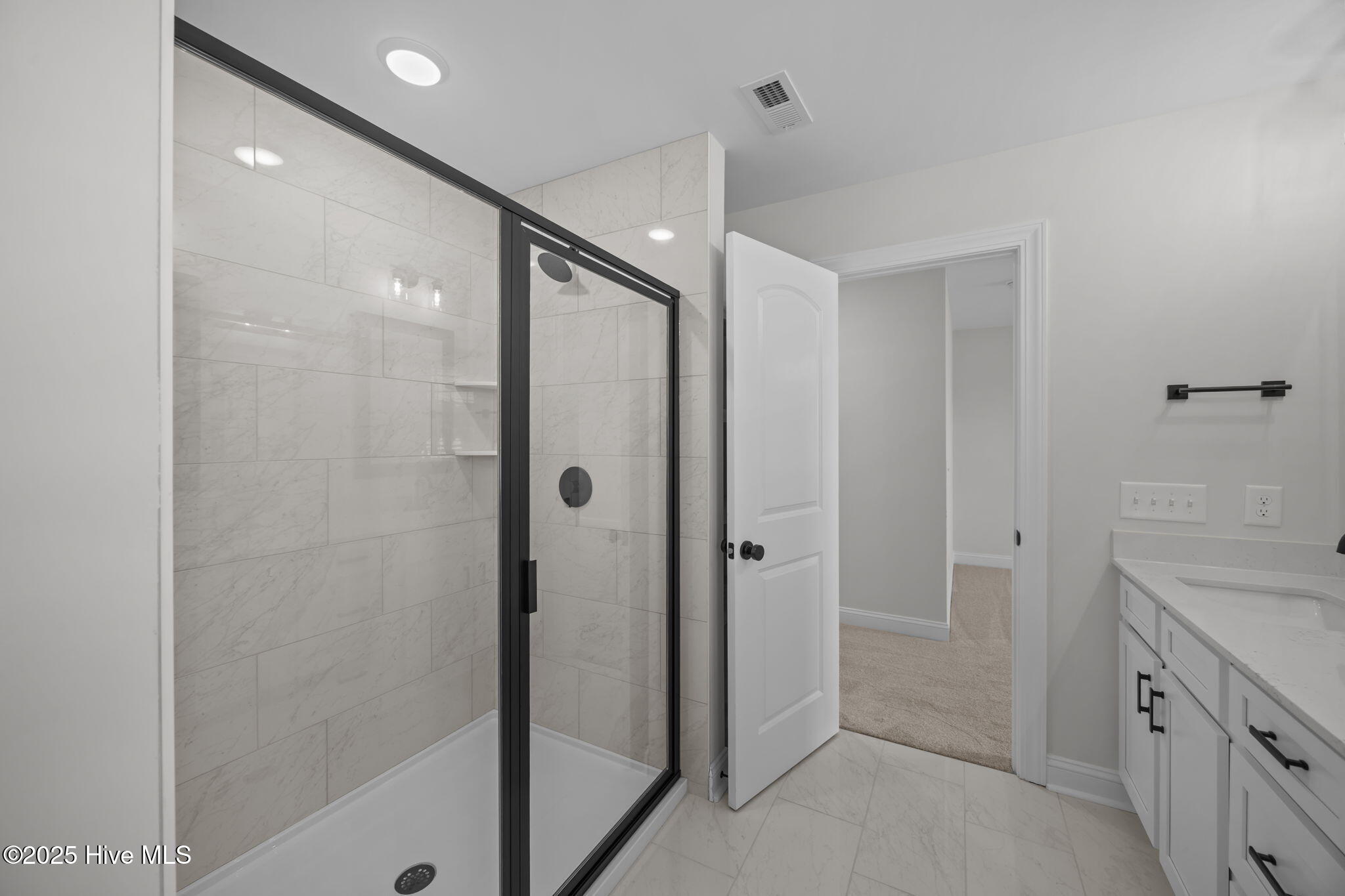 4301 Laurel Rdg Drive, Unit B Greenville, NC 27834 - Photo 26 of 39 26-web-or-mls-BLS_0075