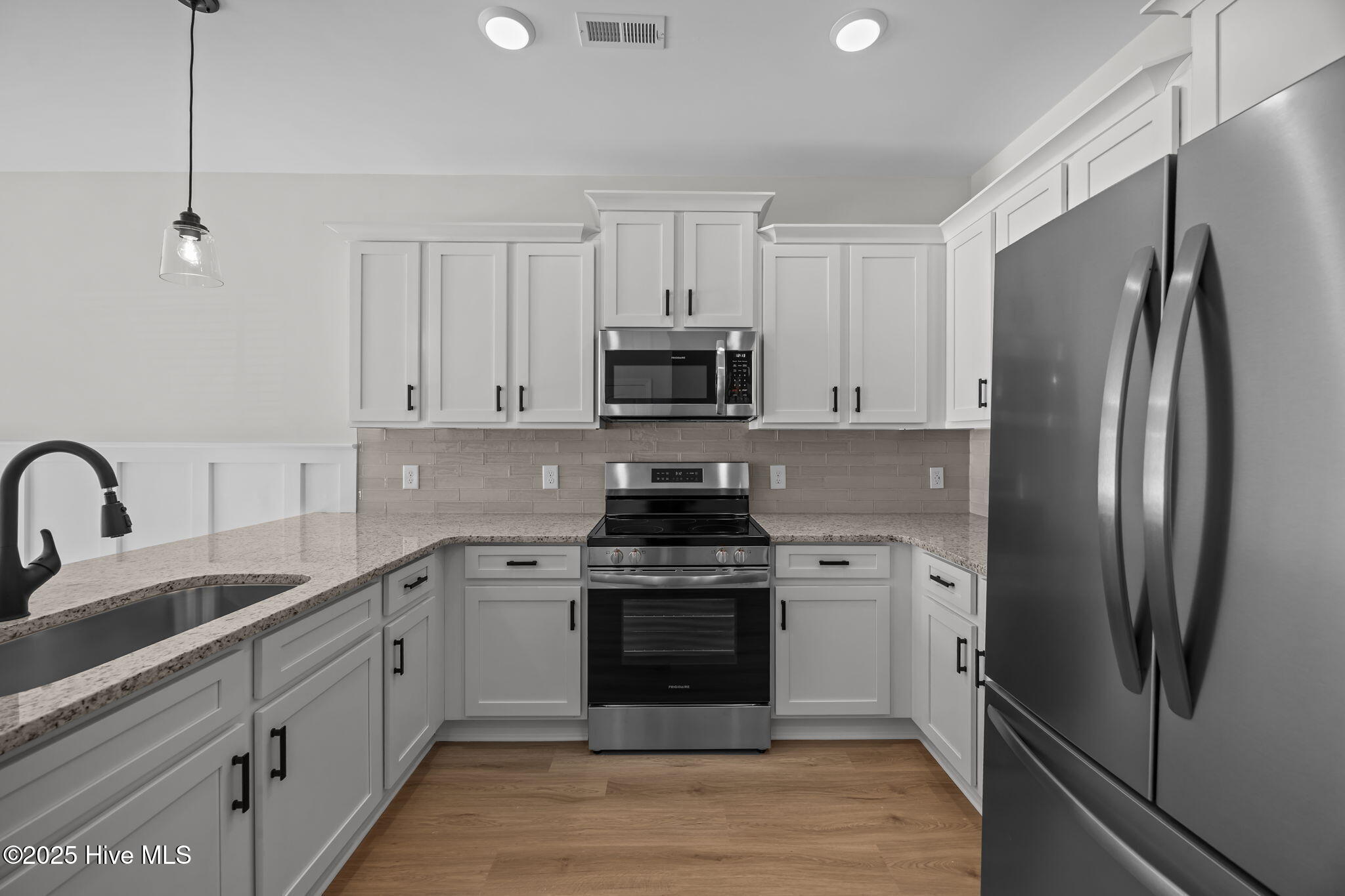 4301 Laurel Rdg Drive, Unit B Greenville, NC 27834 - Photo 6 of 39 6-web-or-mls-BLS_0015