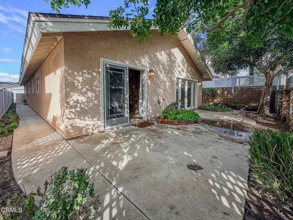5142 Sandpiper Way Oxnard, CA 93035 - Photo 44 of 51 a front view of a house with garden
