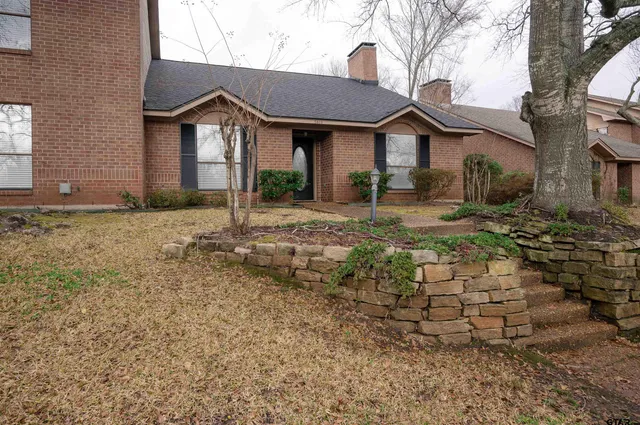 $1,800 | 5819 Hollytree Drive, Tyler, TX 75703
