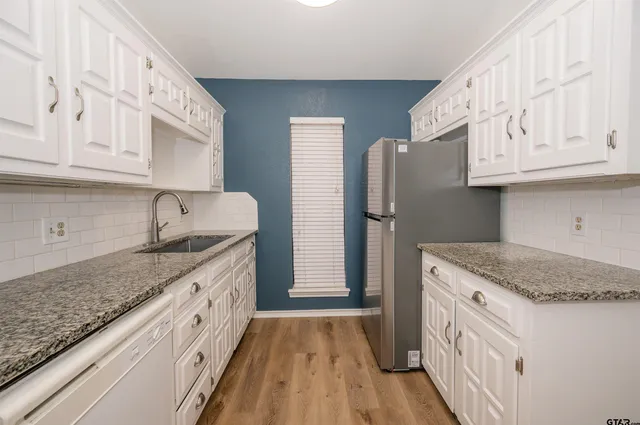 $1,800 | 5819 Hollytree Drive, Tyler, TX 75703