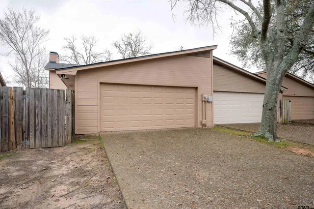 $1,800 | 5819 Hollytree Drive, Tyler, TX 75703