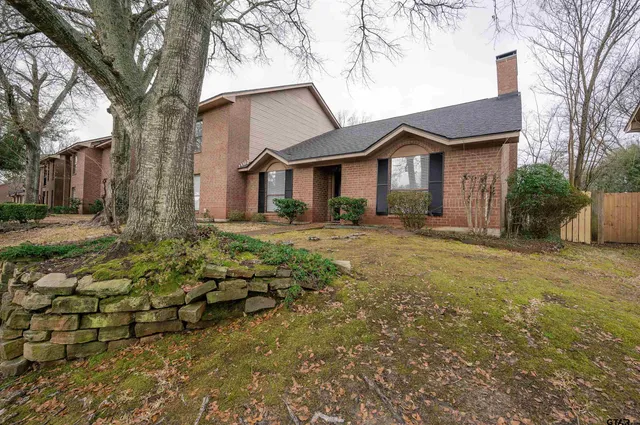 $1,800 | 5819 Hollytree Drive, Tyler, TX 75703