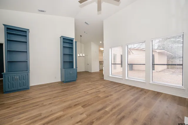 $1,800 | 5819 Hollytree Drive, Tyler, TX 75703