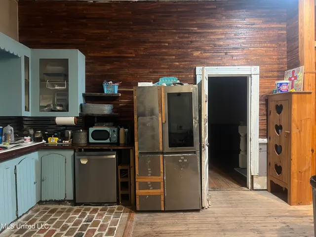 $625,000 | 263 Dawkins Road, Hickory, MS 39332