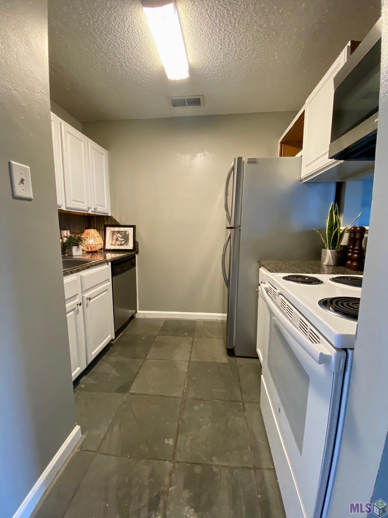 9149 Ridge Pine Drive, Unit 9149 Baton Rouge, LA 70810 - Photo 9 of 17