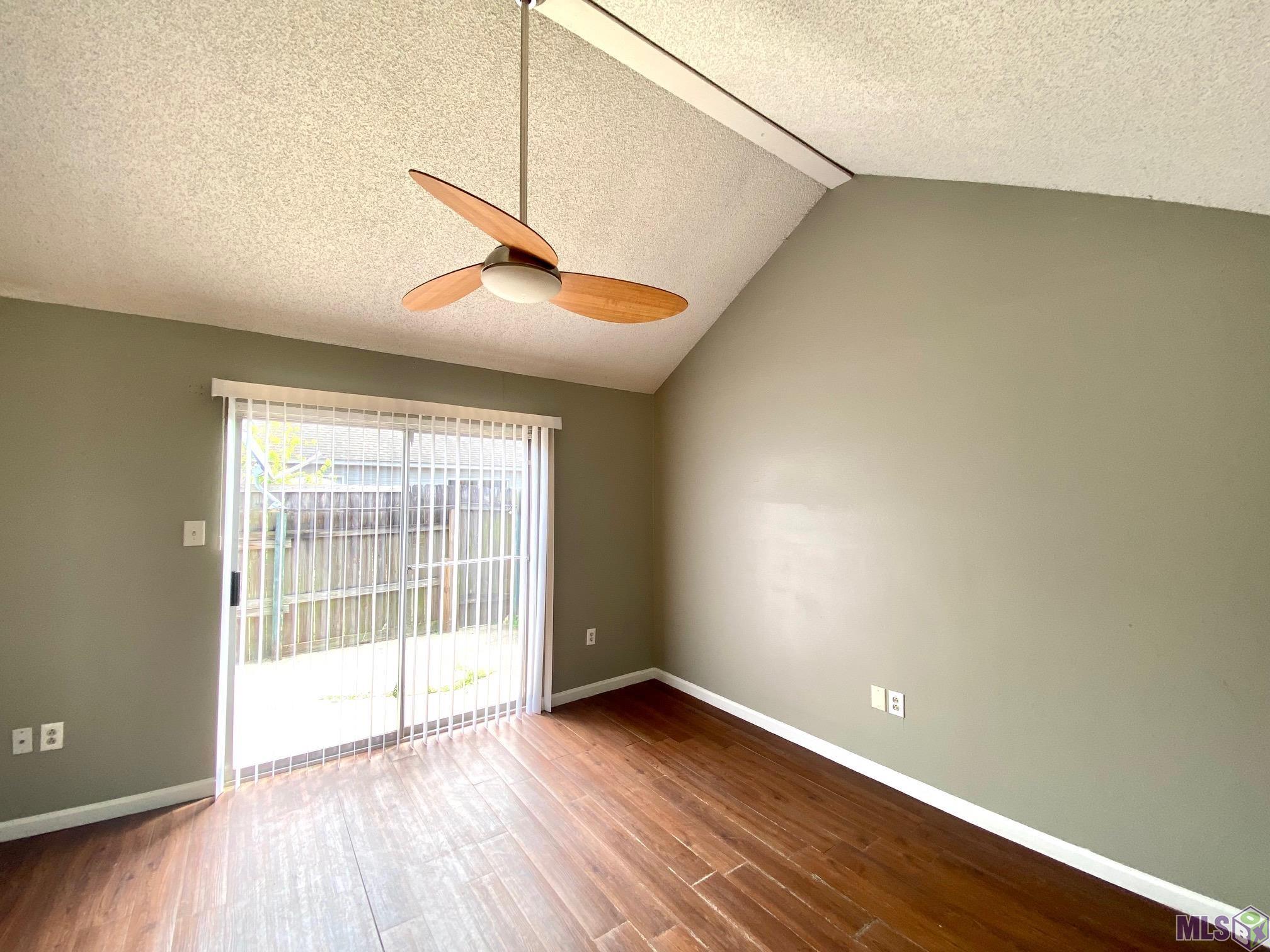 9149 Ridge Pine Drive, Unit 9149 Baton Rouge, LA 70810 - Photo 10 of 17 Vaulted Ceiling in BR