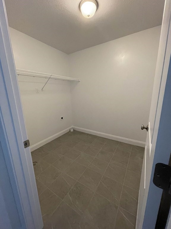 12 Hayfield Road, Unit 1 Dracut, MA 01826 - Photo 15 of 32