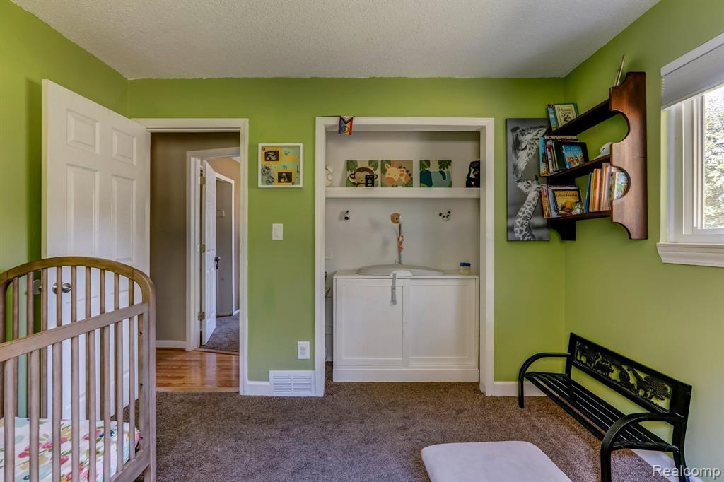 23805 Griswold Road South Lyon, MI 48178 - Photo 16 of 25 Gallery Image 16