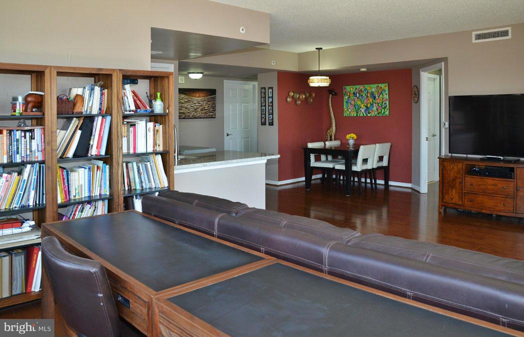 11710 Old Georgetown Road, Unit 917 North Bethesda, MD 20852 - Photo 13 of 30 Living Room