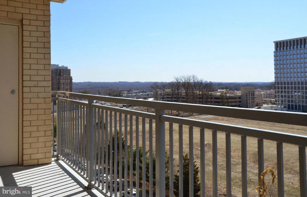 11710 Old Georgetown Road, Unit 917 North Bethesda, MD 20852 - Photo 24 of 30 Exterior (Front)
