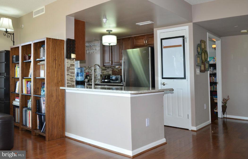 11710 Old Georgetown Road, Unit 917 North Bethesda, MD 20852 - Photo 6 of 30 Interior (General)