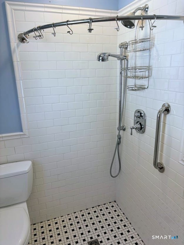 61 Main Street, Unit B Deep River, CT 06417 - Photo 7 of 13 a bathroom with a shower