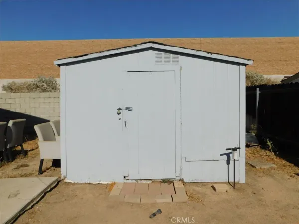 a view of entryway and hall