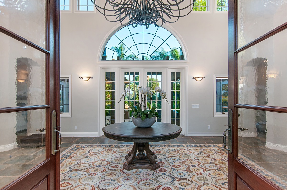 14955 Rancho Santa Fe Farms Road Rancho Santa Fe, CA 92067 - Photo 3 of 25 Light, bright, soaring ceilings