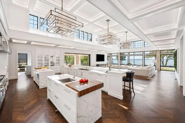 $50,000,000 | 2770 Gale Road, Wayzata, MN 55391