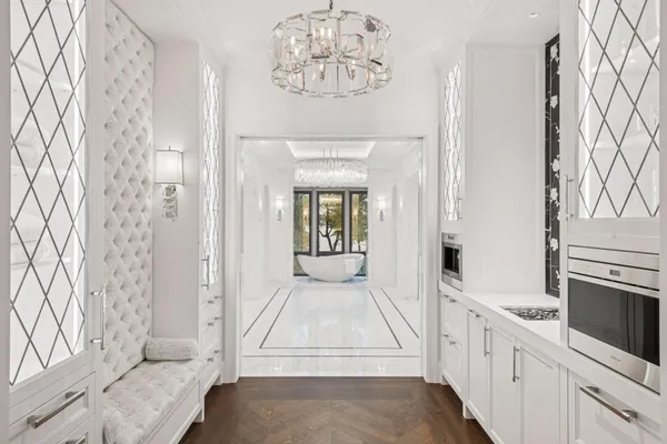 $50,000,000 | 2770 Gale Road, Wayzata, MN 55391