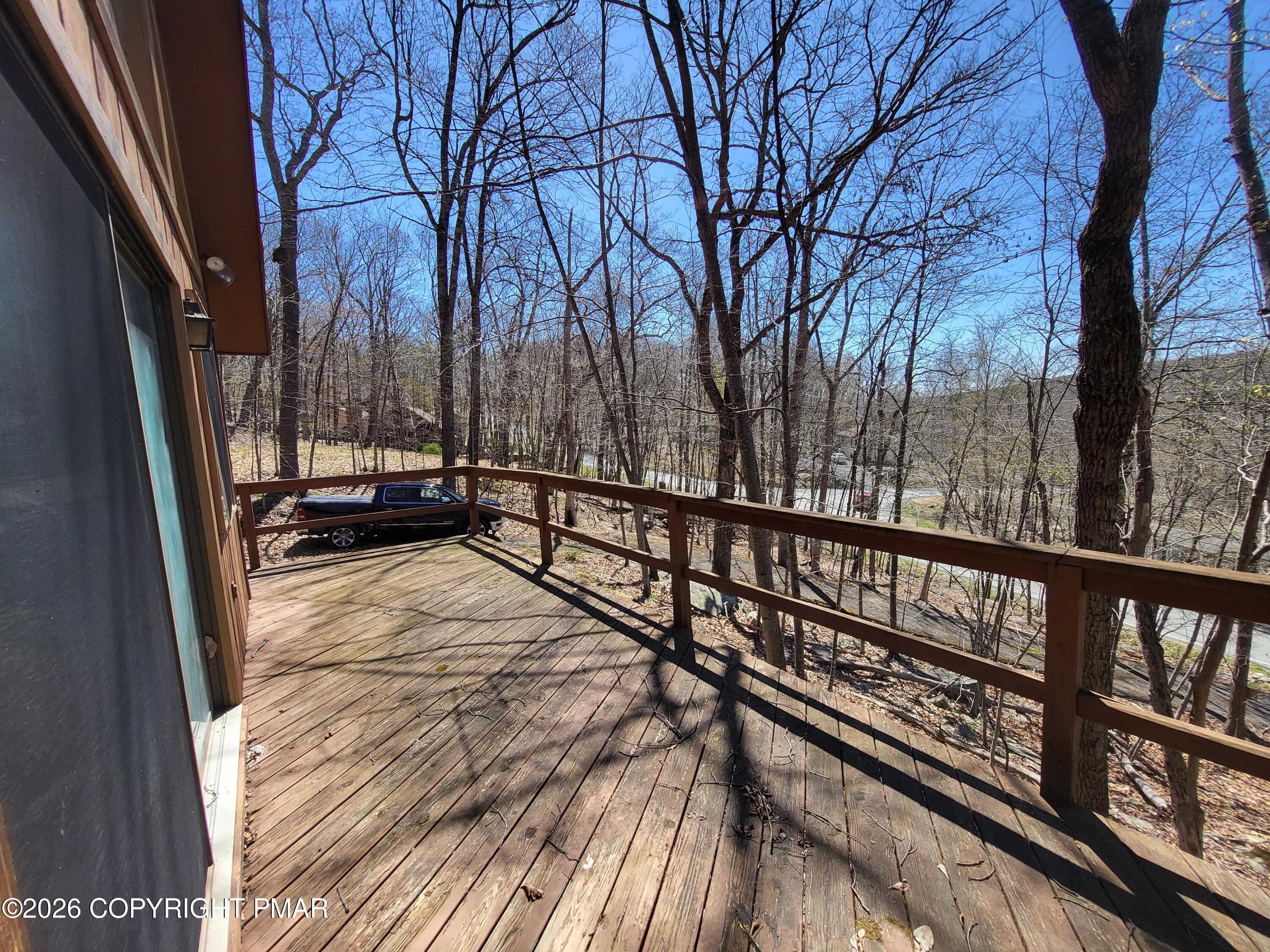 1006 Hampstead Road Bushkill, PA 18324 - Photo 7 of 70 20260421_120914