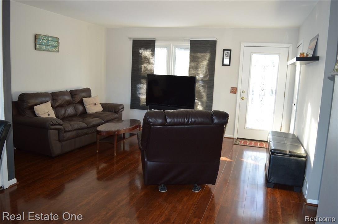 9343 Duffield Road Gaines, MI 48436 - Photo 3 of 46 DSC_0508.JPG