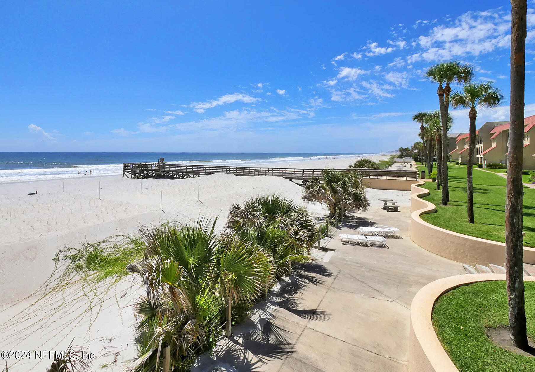 10 10th Street, Unit 17 Atlantic Beach, FL 32233 - Photo 6 of 60 a view of a yard