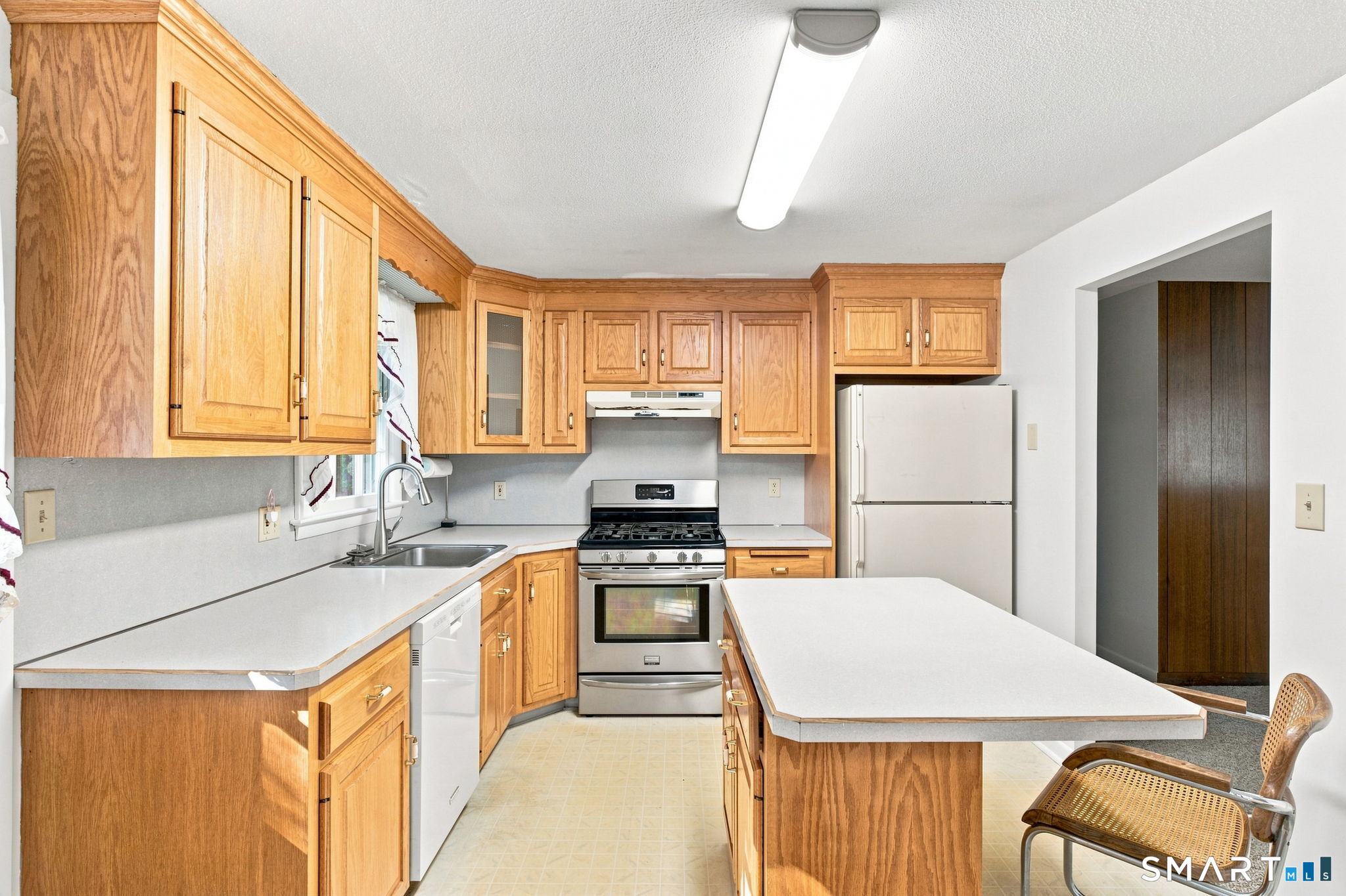 21 Knollwood Road Southington, CT 06489 - Photo 10 of 35 Gallery Image 10
