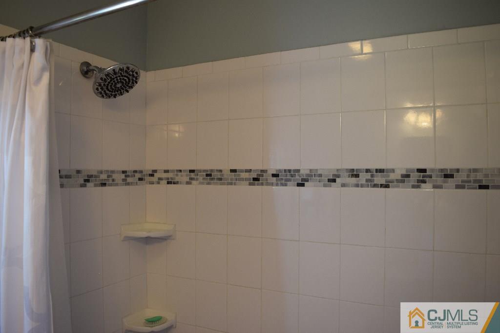 1087 Sayre Road South Union, NJ 07083 - Photo 7 of 20 a close view of bathroom