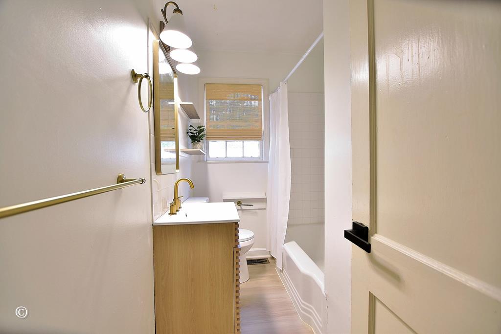 4201 Forrest Road Columbus, GA 31907 - Photo 23 of 31 Hall Bathroom