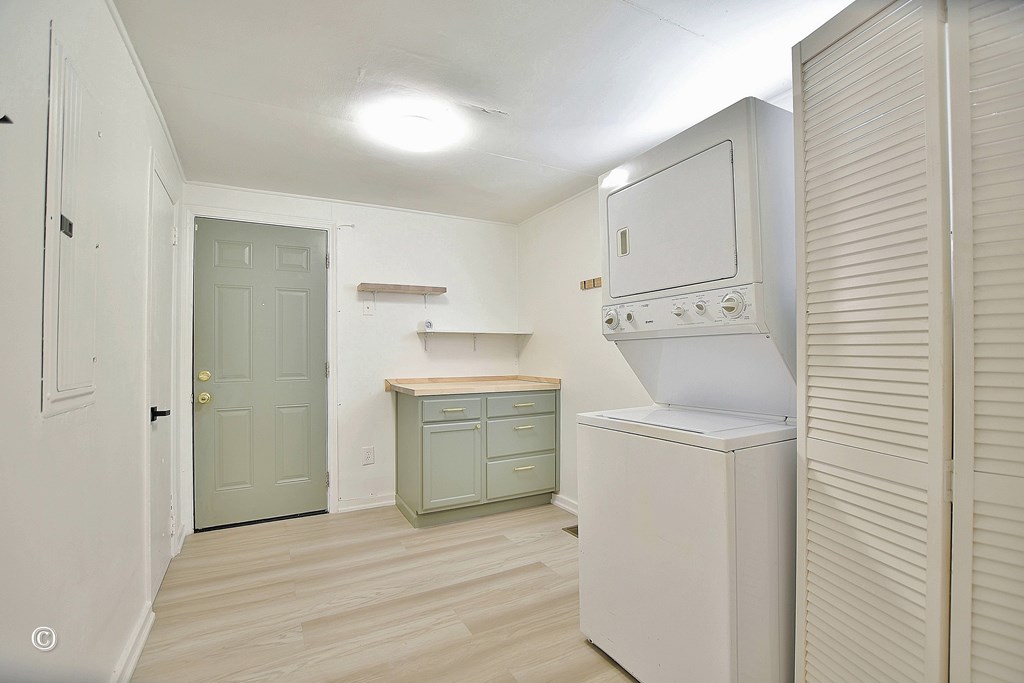 4201 Forrest Road Columbus, GA 31907 - Photo 25 of 31 Spacious Laundry Room/ Mud Room